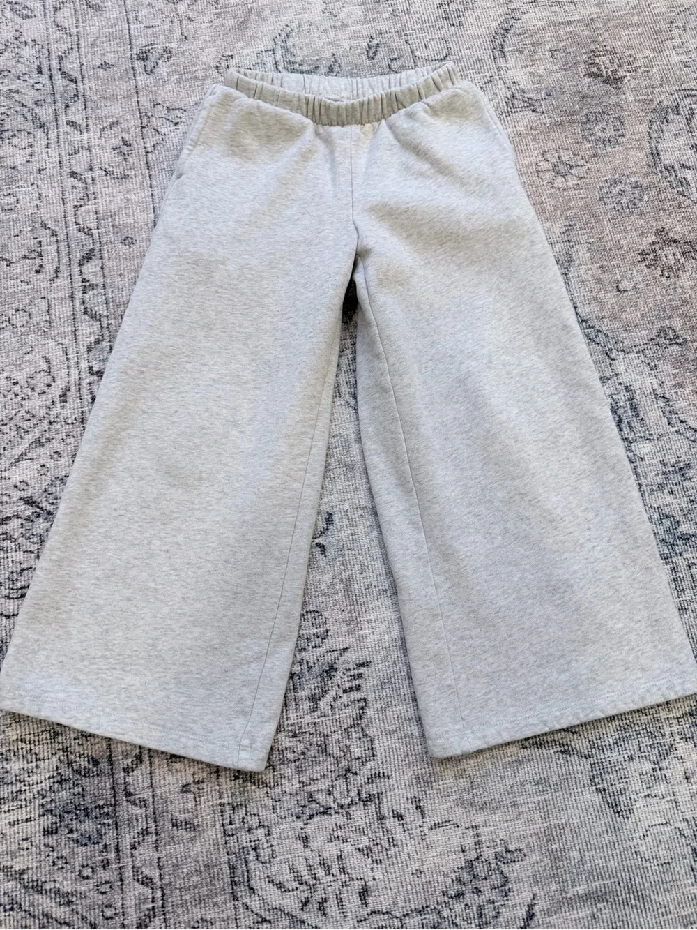 GAP Kids Wide-Leg Sweatpants in Light Gray